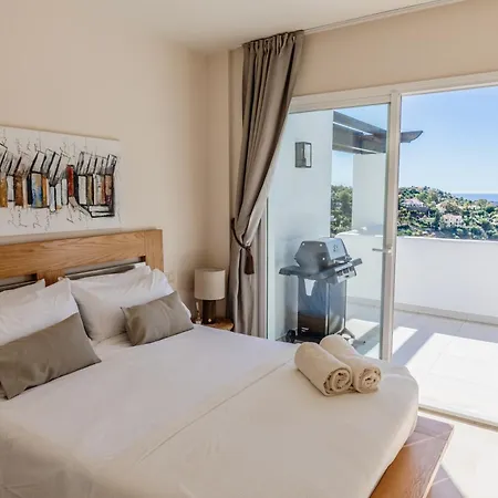 Beautiful Amazing Views And Pool Apartment Malaga