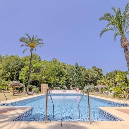 Beautiful Amazing Views And Pool Apartment