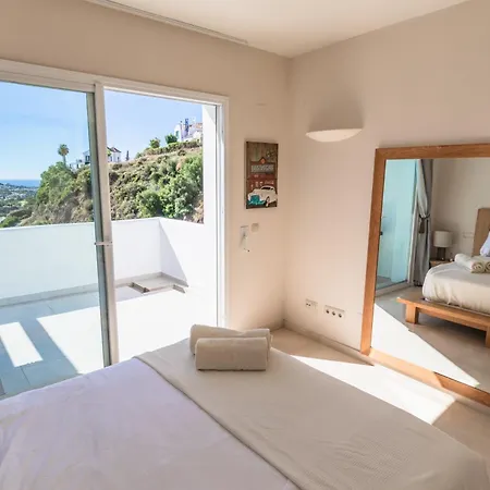 Beautiful Amazing Views And Pool Apartment Málaga