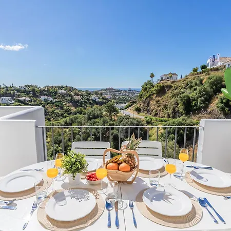 Beautiful Amazing Views And Pool Apartment Málaga